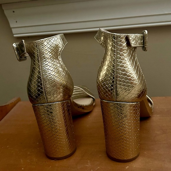 Mix No 6 Gold Heels - Picture 3 of 3
